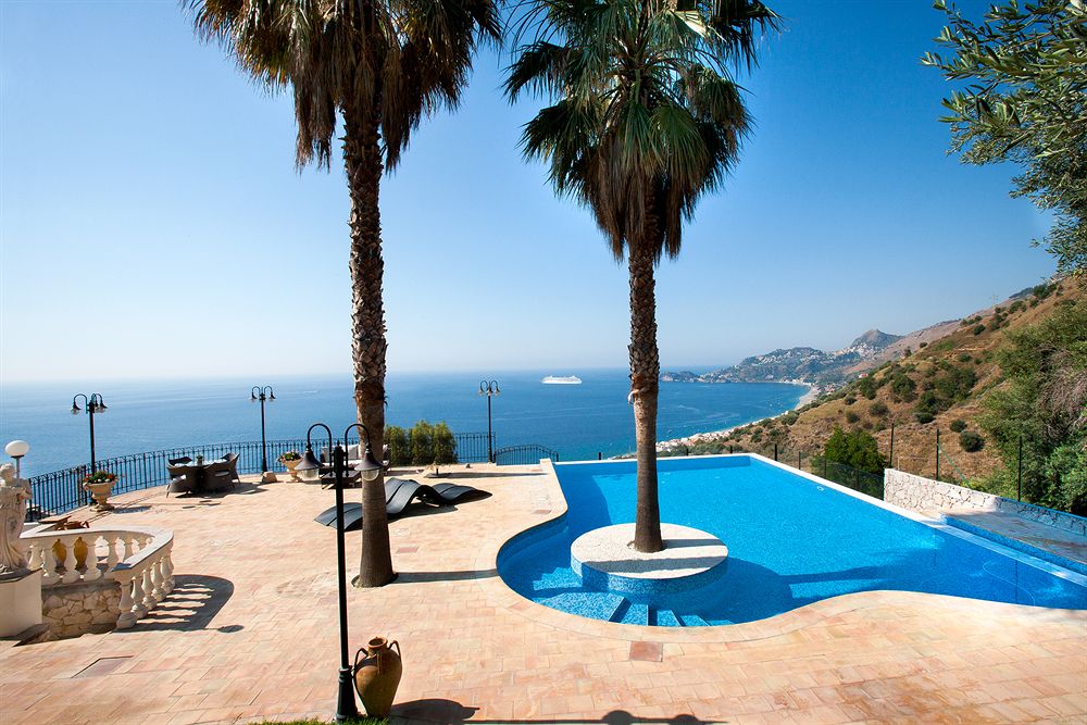 Villa Finu — 4-Star Luxury Hotel in Letojanni, Italy