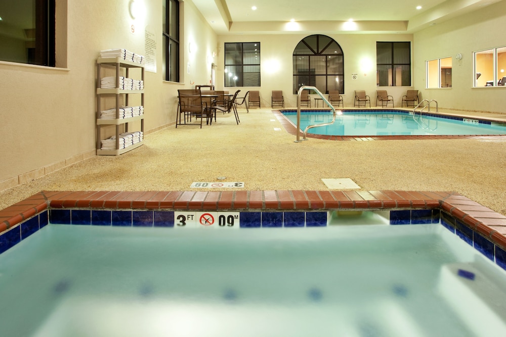Holiday Inn Express & Suites Claypool Hill by IHG - photo 18
