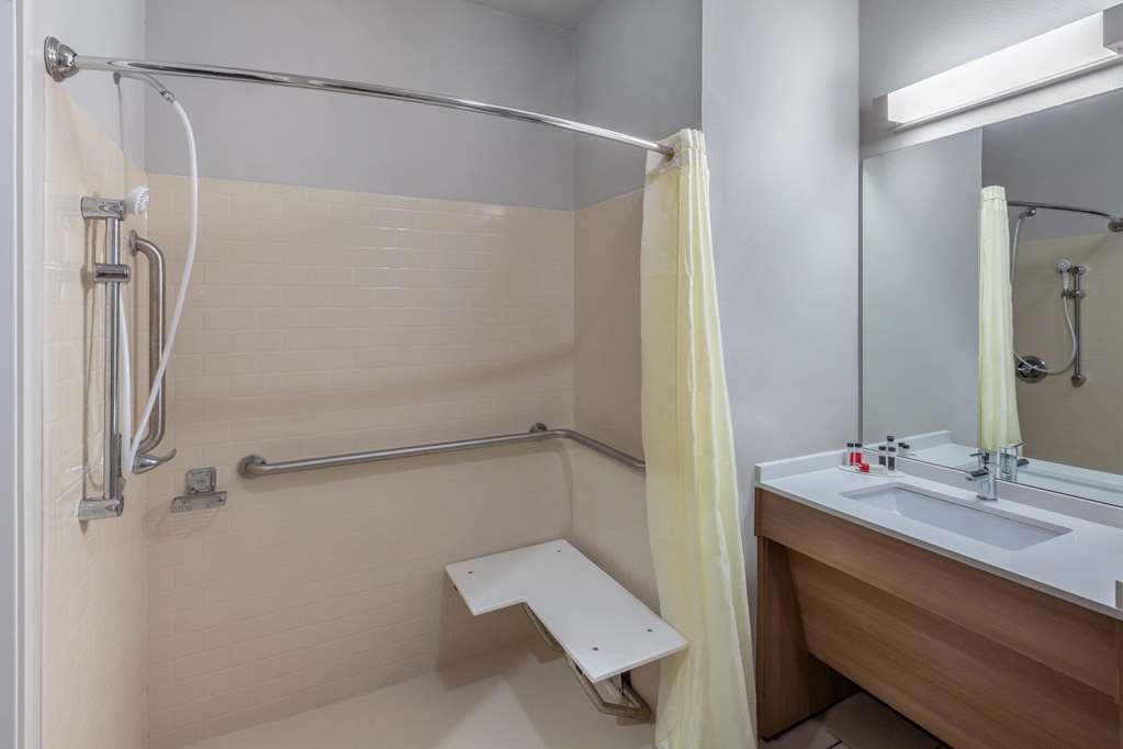 Microtel Inn & Suites by Wyndham College Station - photo 17
