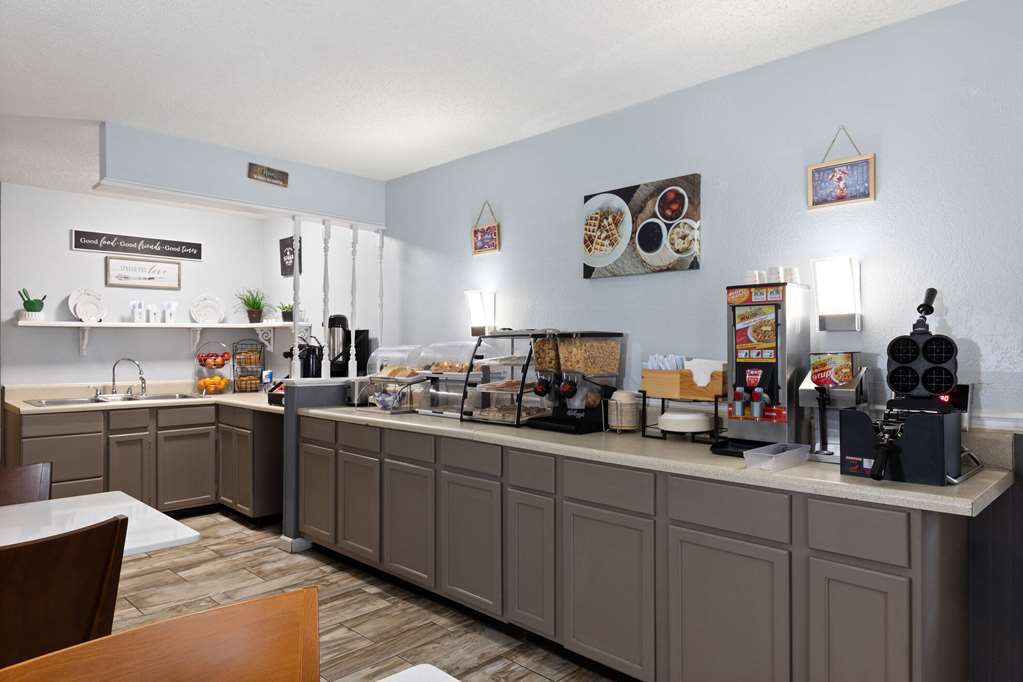 Travelodge by Wyndham Perry National Fairgrounds Area I 75 - photo 23