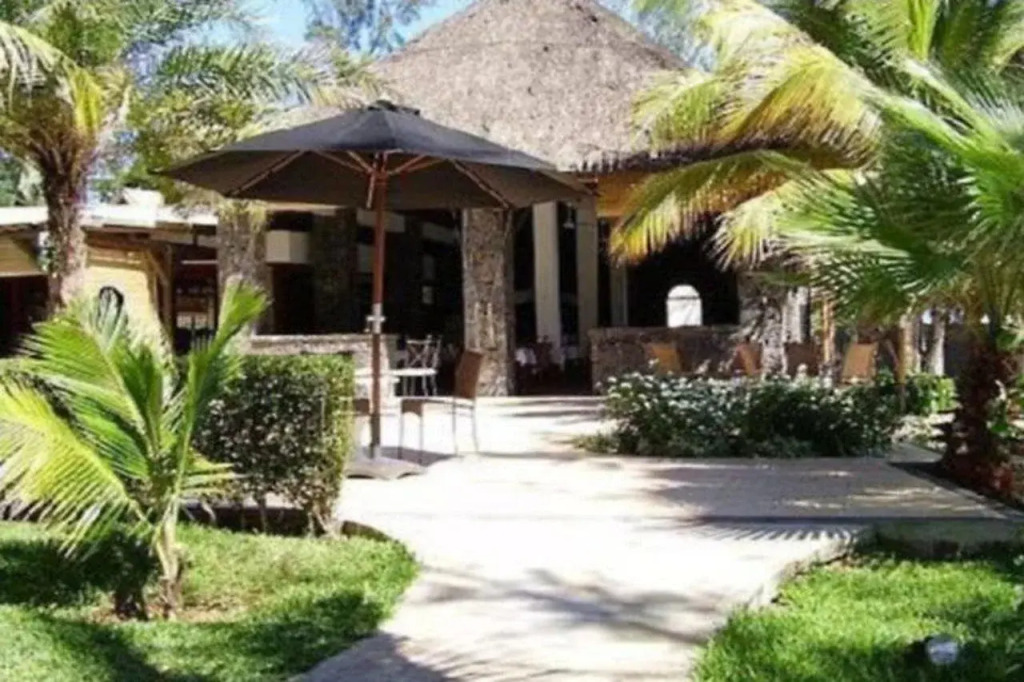 Les Cocotiers in Ialysos, Greece