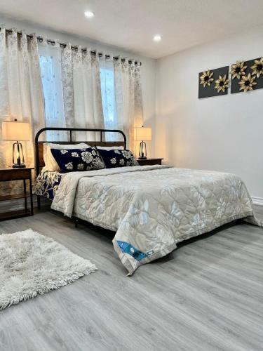 K1 Private Bathroom Queen Bed Room in Mississauga, Canada