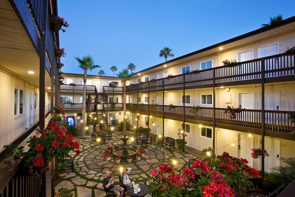 Ocean Beach Hotel - photo 38