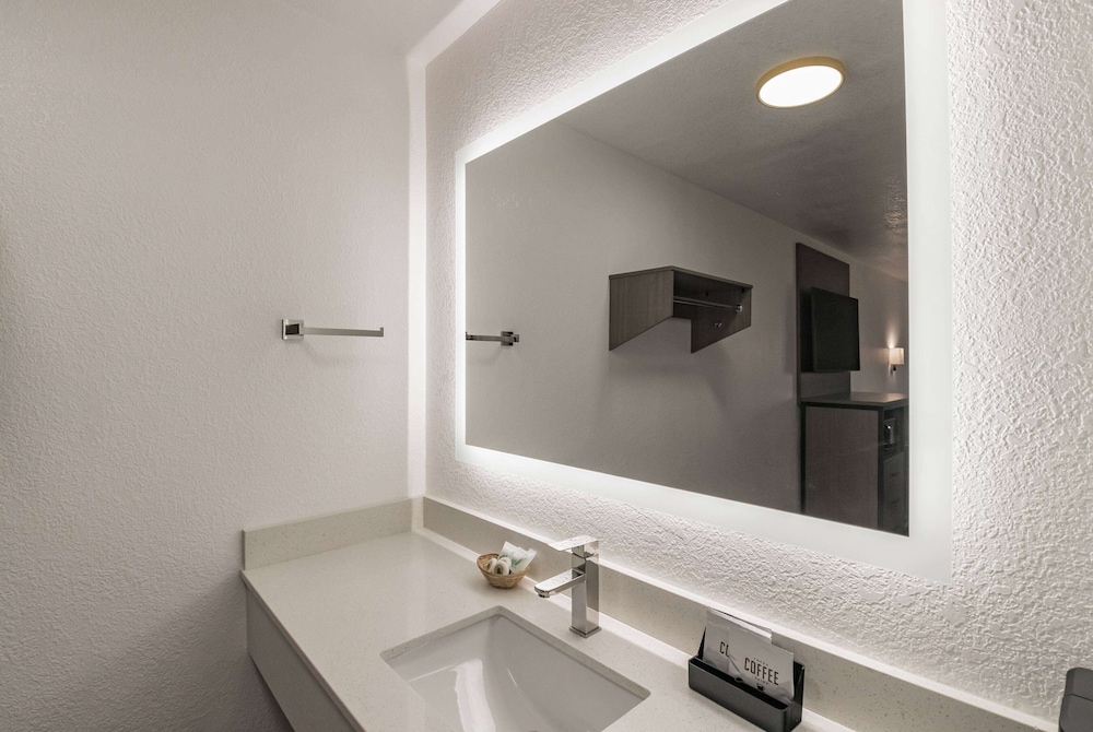 Baymont by Wyndham Grand Junction - photo 29