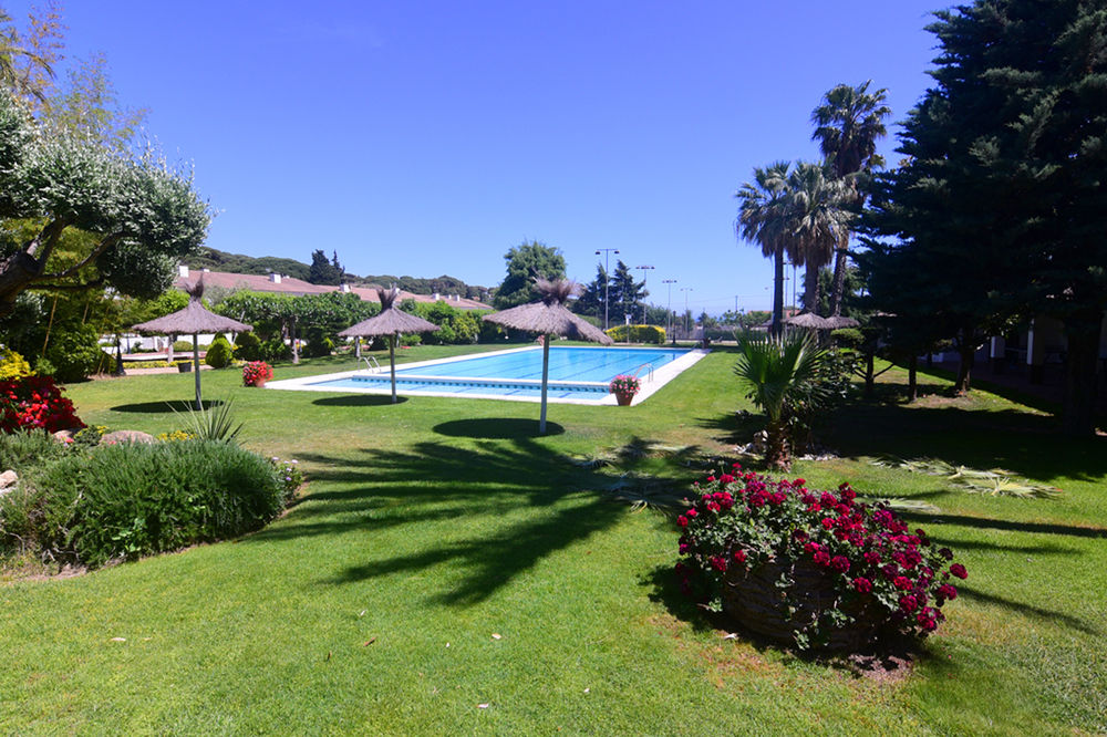 Villa Cabrilslux — 4-Star Luxury Hotel in Cabrils, Spain
