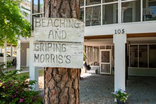 Beaching & Griping by Oak Island Accommodations - photo 10