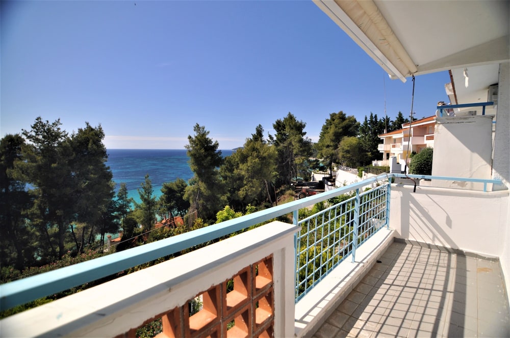 Zennova #16 Naftilos Family Summer House — 4-Star Luxury Hotel in Kassandreia, Greece