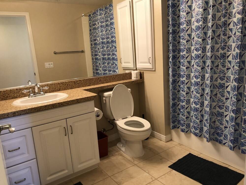 Resort Style Luxury 2BD Suite in Irvine's Spectrum Center - photo 15