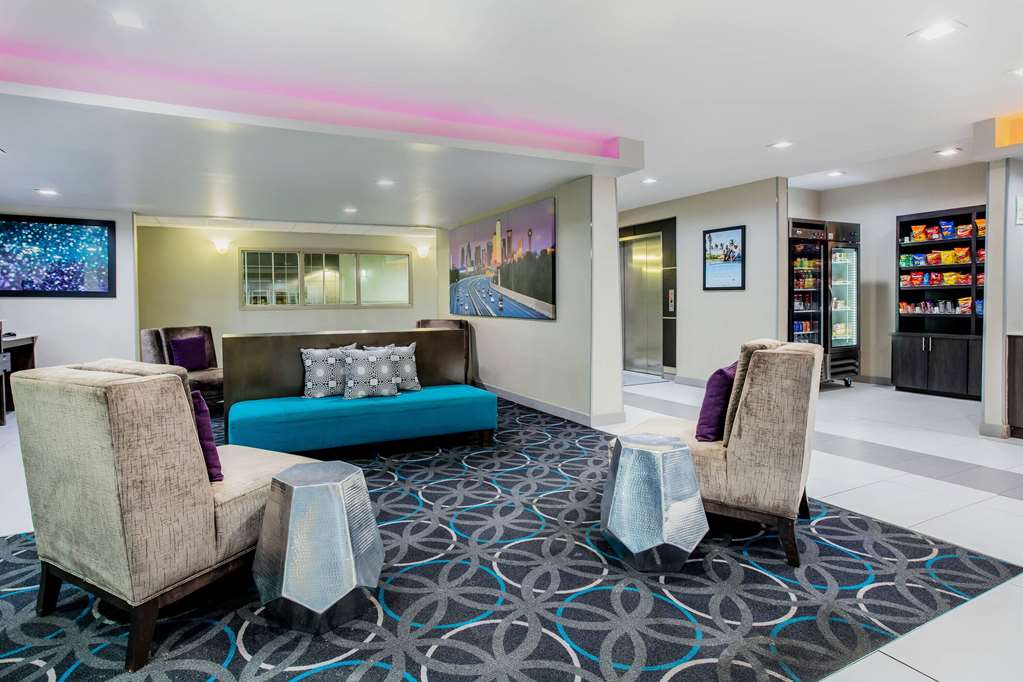 La Quinta Inn & Suites by Wyndham Dallas Mesquite - photo 7