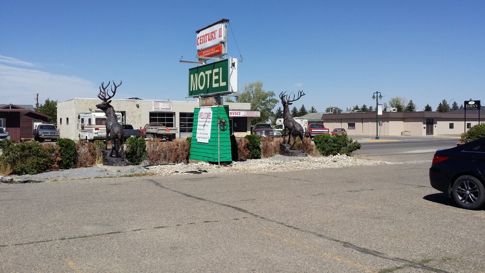 Century II Motel in Fort Macleod, Canada