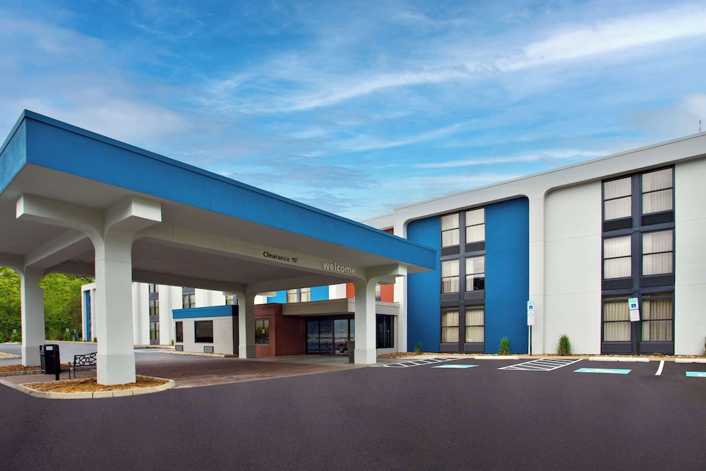 Hampton Inn State College - featured photo