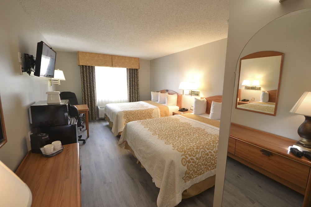 Days Inn & Suites by Wyndham Airport Albuquerque - photo 14