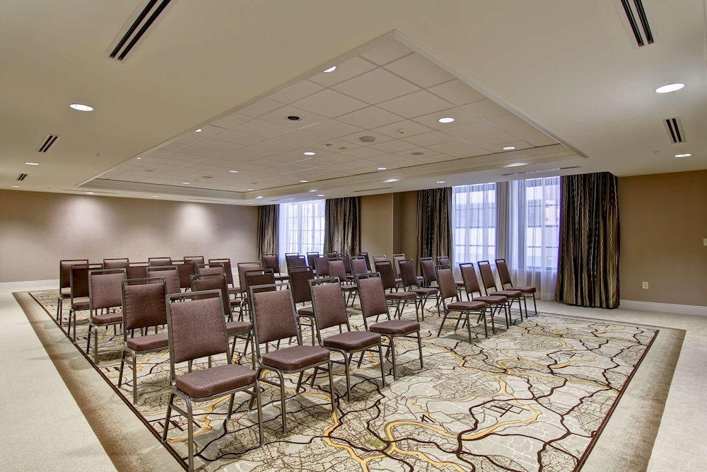 Hampton Inn & Suites Cincinnati Downtown - photo 39