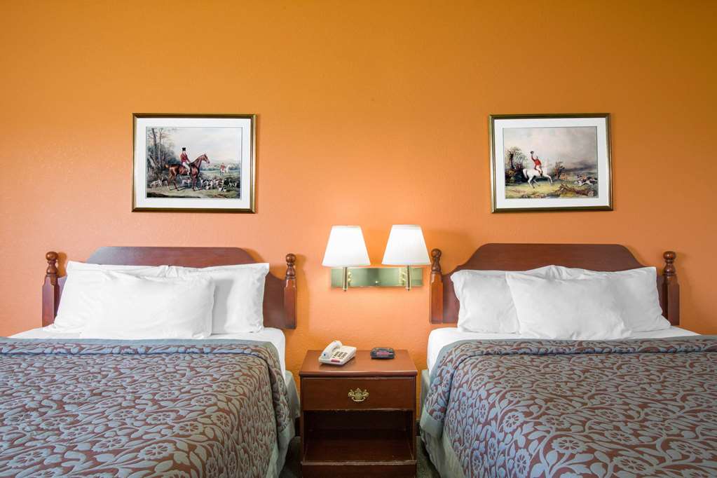 Days Inn by Wyndham Butler - photo 4