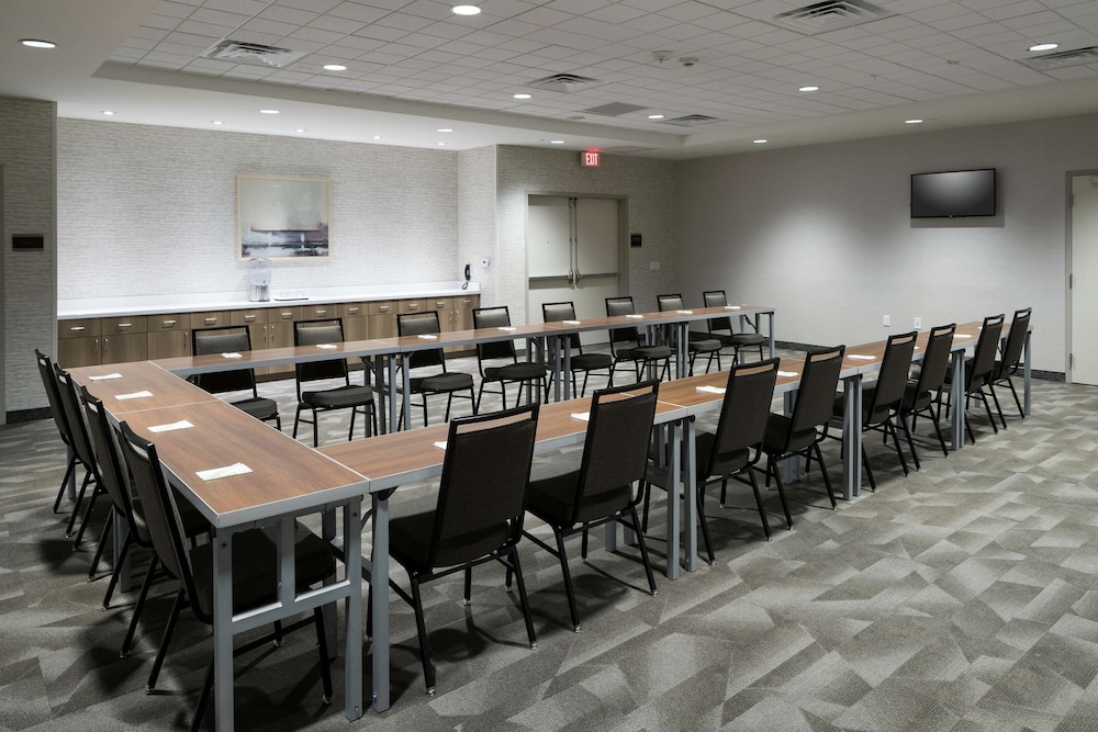 Home2 Suites by Hilton Jacksonville Airport - photo 40