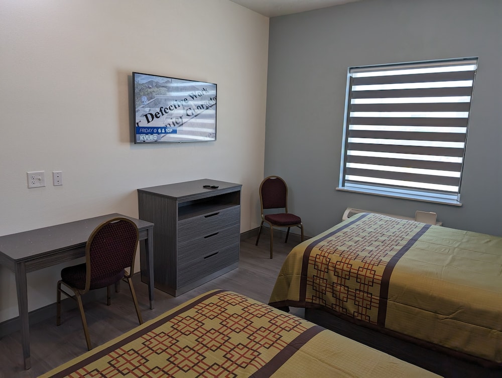 Texas Bungalows Hotel & Hotel Que at i35 Austin Pflugerville - photo 9