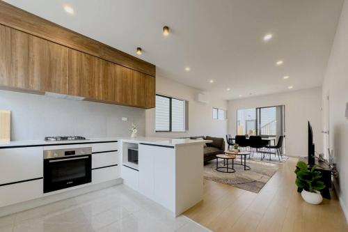 Brand New 3Bedroom Retreat in South Auckland — 4-Star Luxury Hotel in Takanini, New Zealand