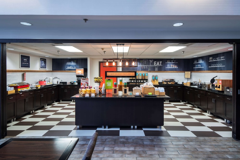 Hampton Inn & Suites Chicago Lincolnshire - photo 49