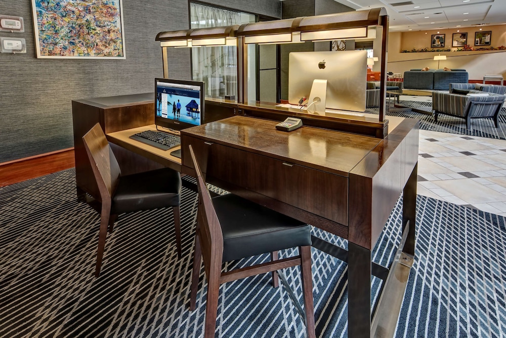 Hilton Knoxville Airport - photo 60