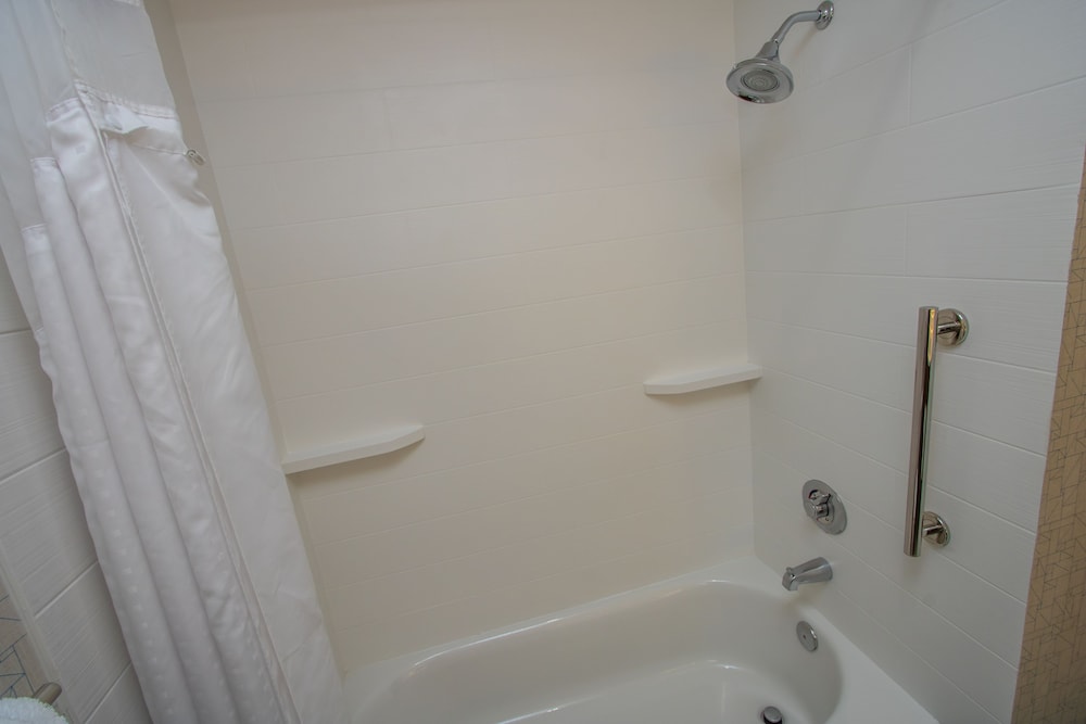 Holiday Inn Express Hotel & Suites Roseville Galleria Area by IHG - photo 8