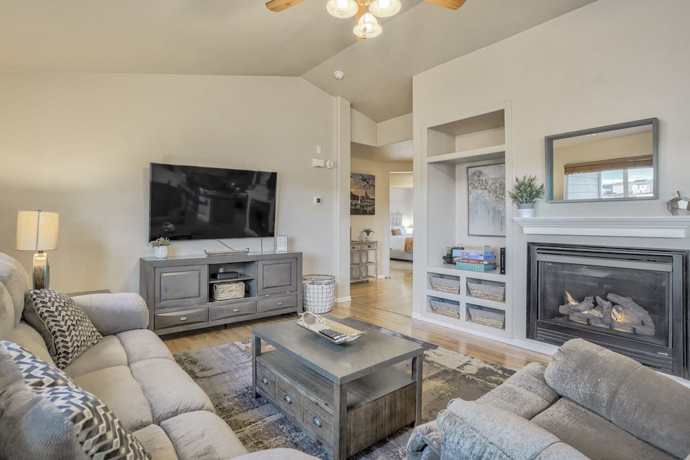 3BD Quiet Suburbs Restaurants & Parks in Colorado Springs, United States