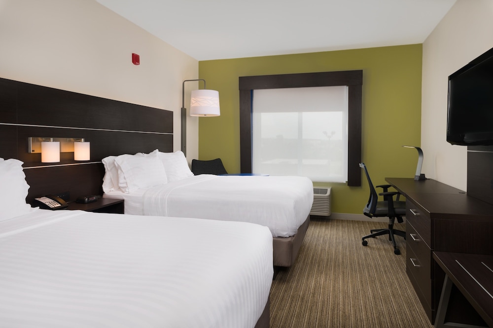 Holiday Inn Express Hotel & Suites Independence Kansas City by IHG - photo 13