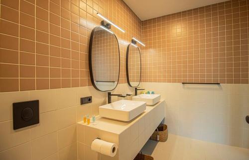 Panoramic Studio Apt in Tbilisi Center By Wehost