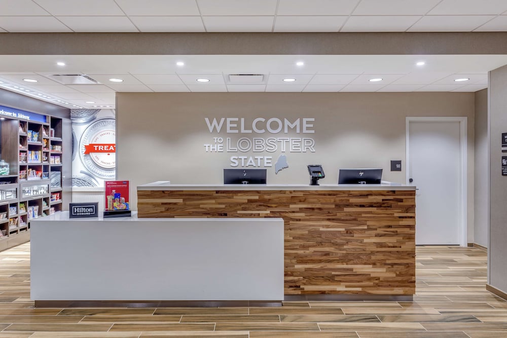 Hampton Inn & Suites Kittery Portsmouth - photo 3