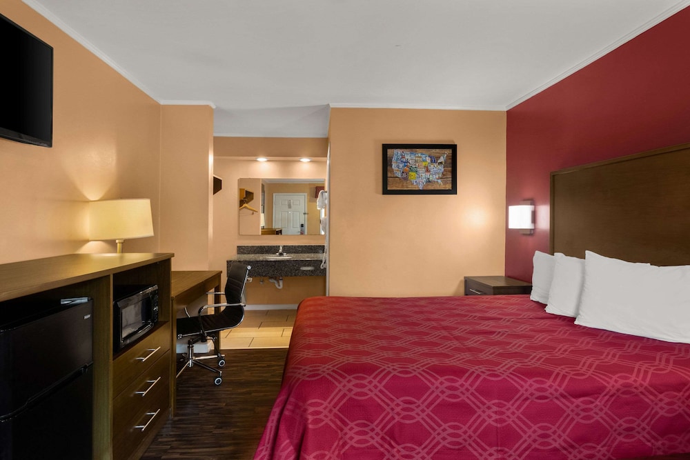Econo Lodge Cornersville I 65 - photo 18
