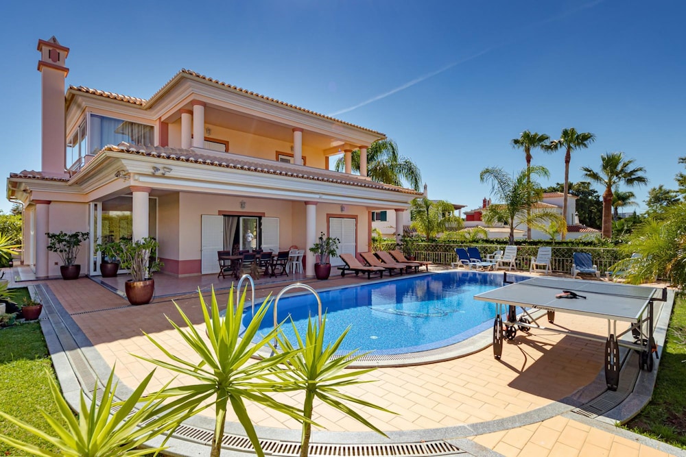 Villa Cor de Rosa — 4-Star Luxury Hotel in Albufeira, Portugal