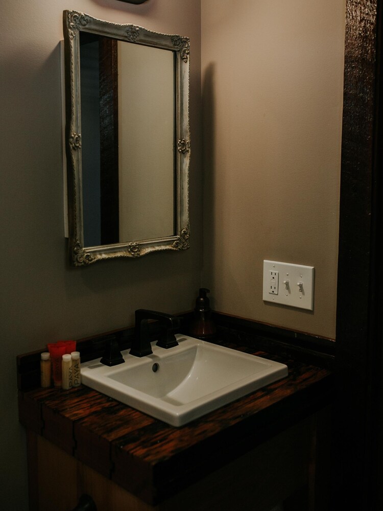 Pitchwood Inn - photo 35