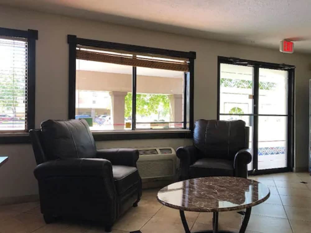 Days Inn By Wyndham Albuquerque West - photo 2