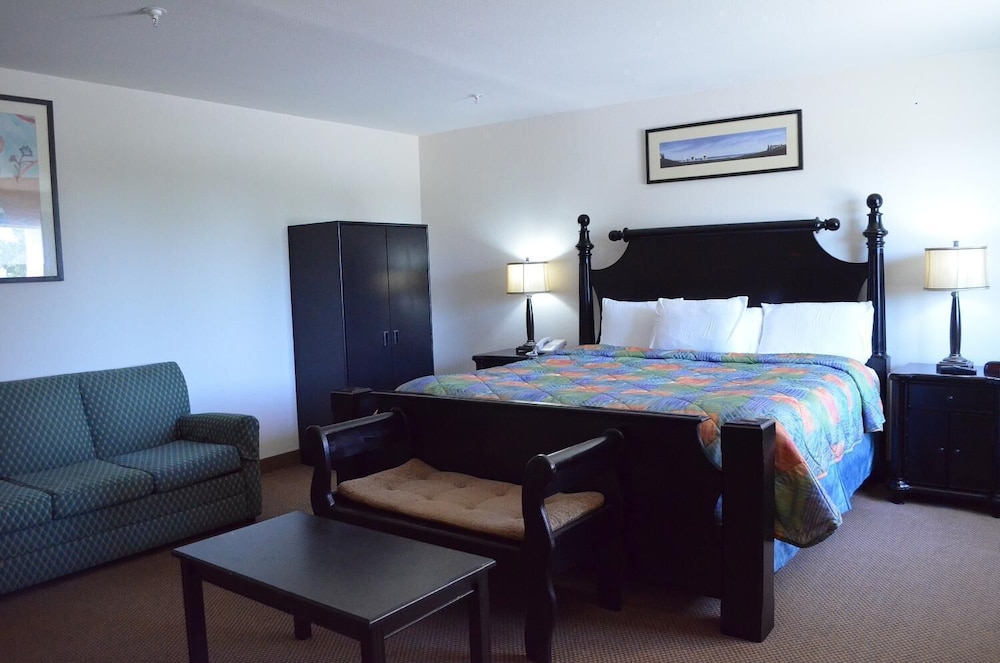 Knights Inn Quincy - photo 7