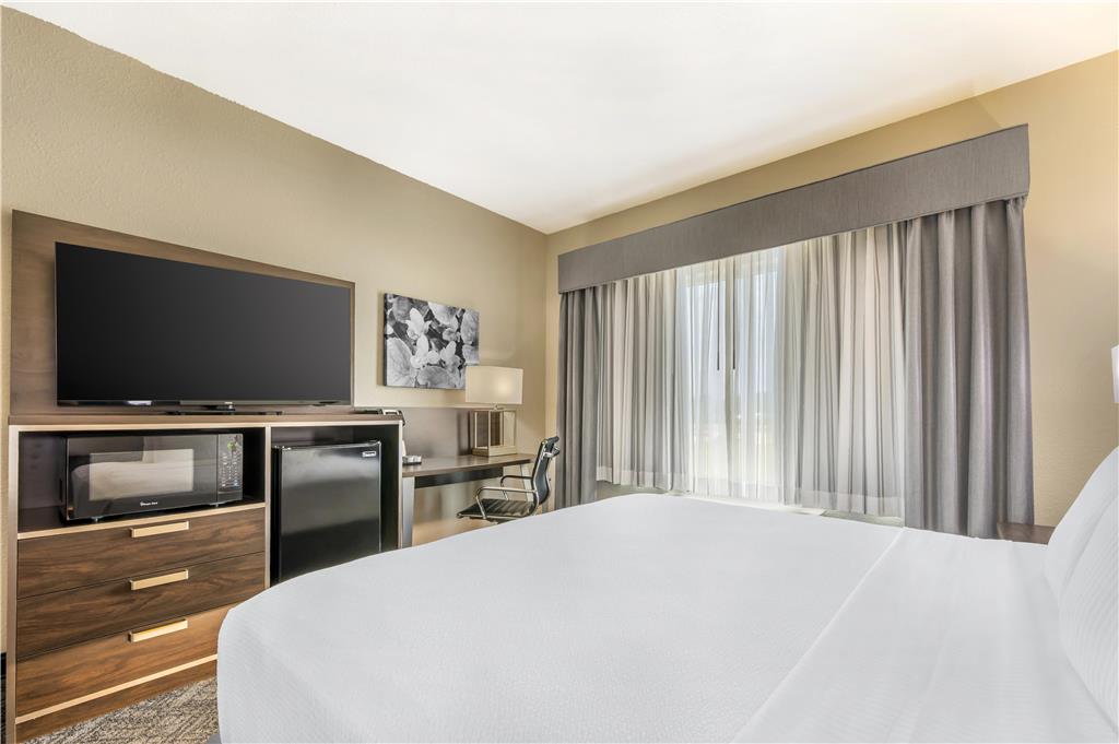 Best Western Plus Parkside Inn & Suites - photo 4