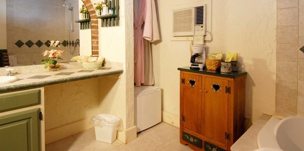 Wrens Nest Inn - photo 49
