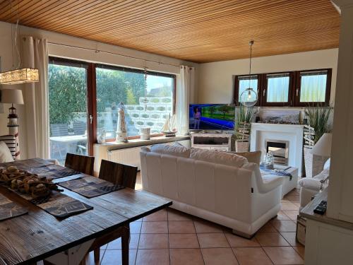 STOE12b Ferienhaus Sonne Wohnung Sonnenterrasse — 4-Star Luxury Hotel in Timmendorfer Strand, Germany