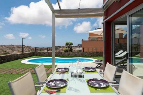 Sea View Villa Vista Golf — 4-Star Luxury Hotel in Salobre, Spain