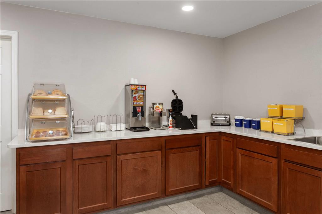 Days Inn & Suites by Wyndham Kaukauna WI - photo 24