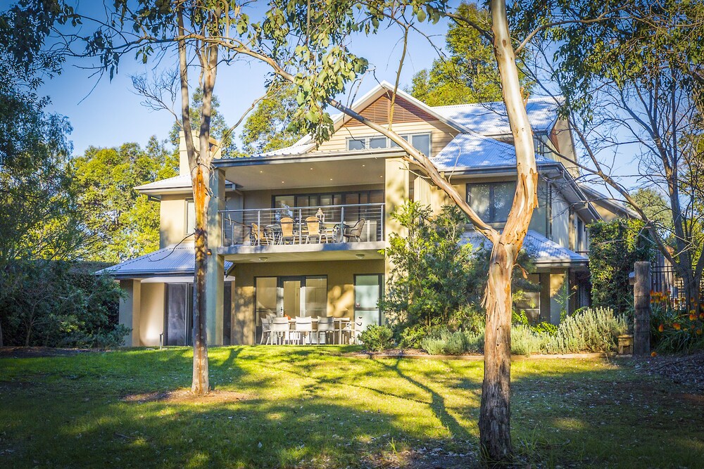 The Arthouse - carbon neutral hotel in Pokolbin