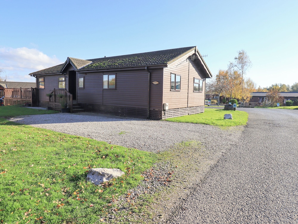 Kellet Lodge Lakeside 26 — 4-Star Luxury Hotel in Carnforth, United Kingdom