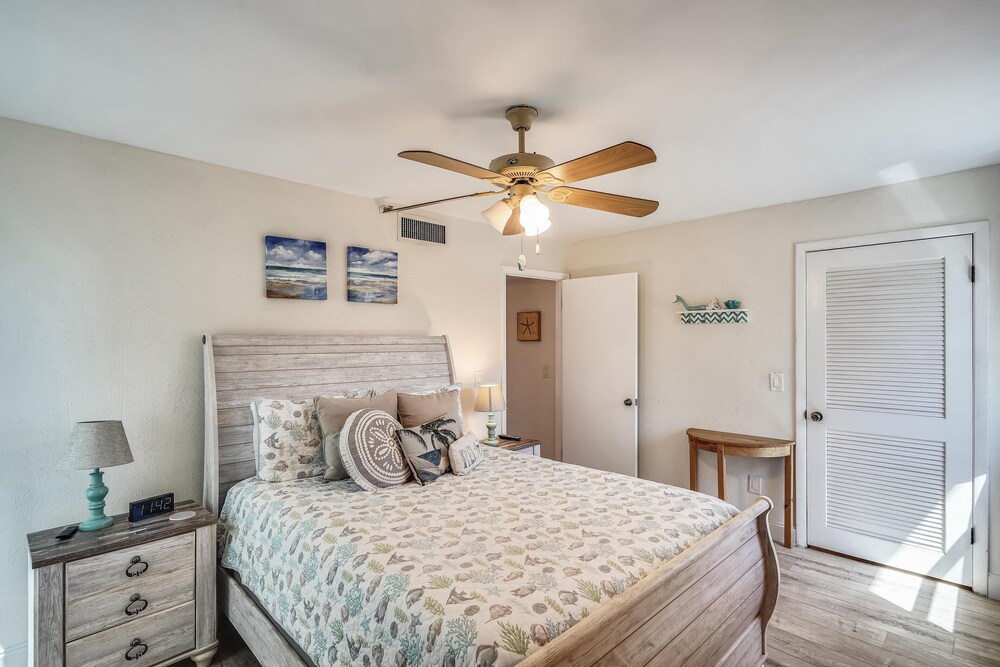 Pelican Pointe 2C — 4-Star Luxury Hotel in Indian Shores, United States