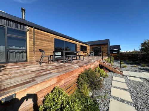 Wayfarers Lodge — 4-Star Luxury Hotel in Lake Tekapo, New Zealand