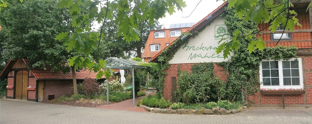 Hotel & Restaurant Brackstedter Mühle - carbon neutral hotel in Wolfsburg