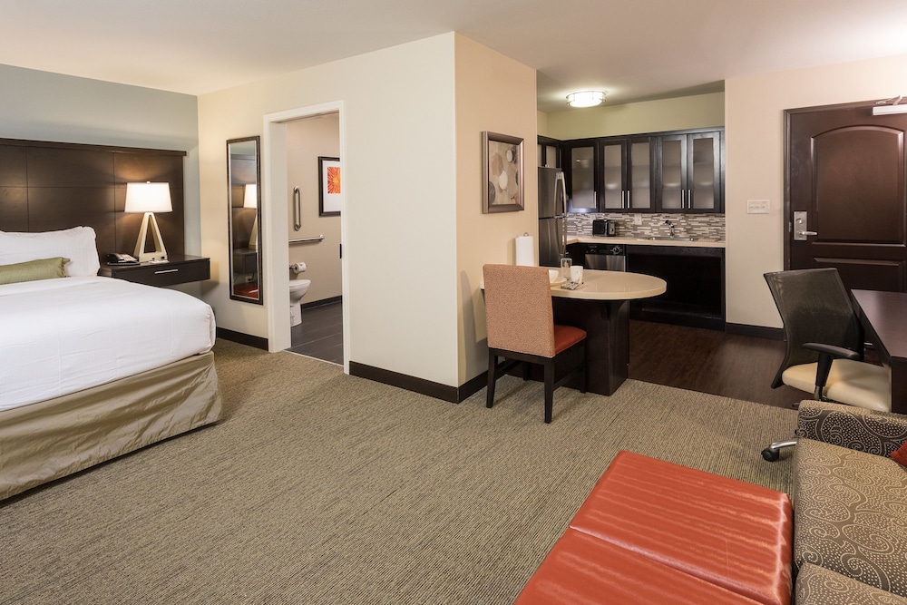 Staybridge Suites Omaha West by IHG - photo 6