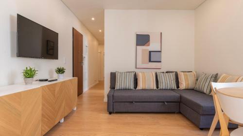 Homely 2BDR Apartment with Terrace by LovelyStay — 4-Star Luxury Hotel in Lisbon, Portugal
