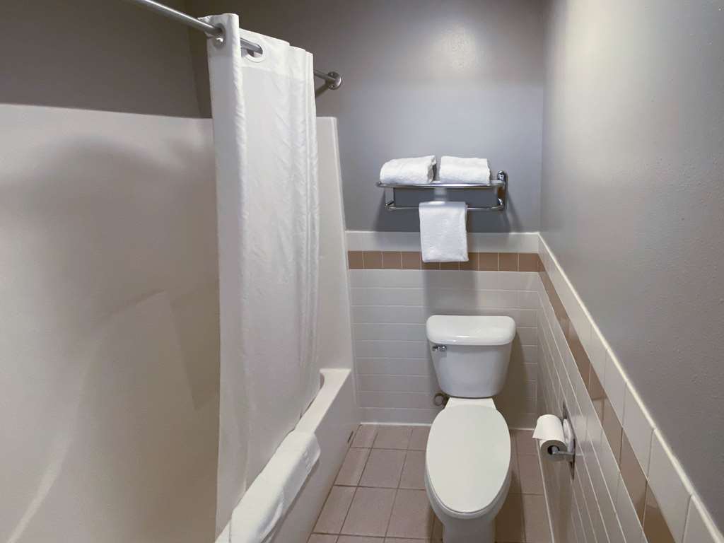 Motel6 Norway MI - photo 10