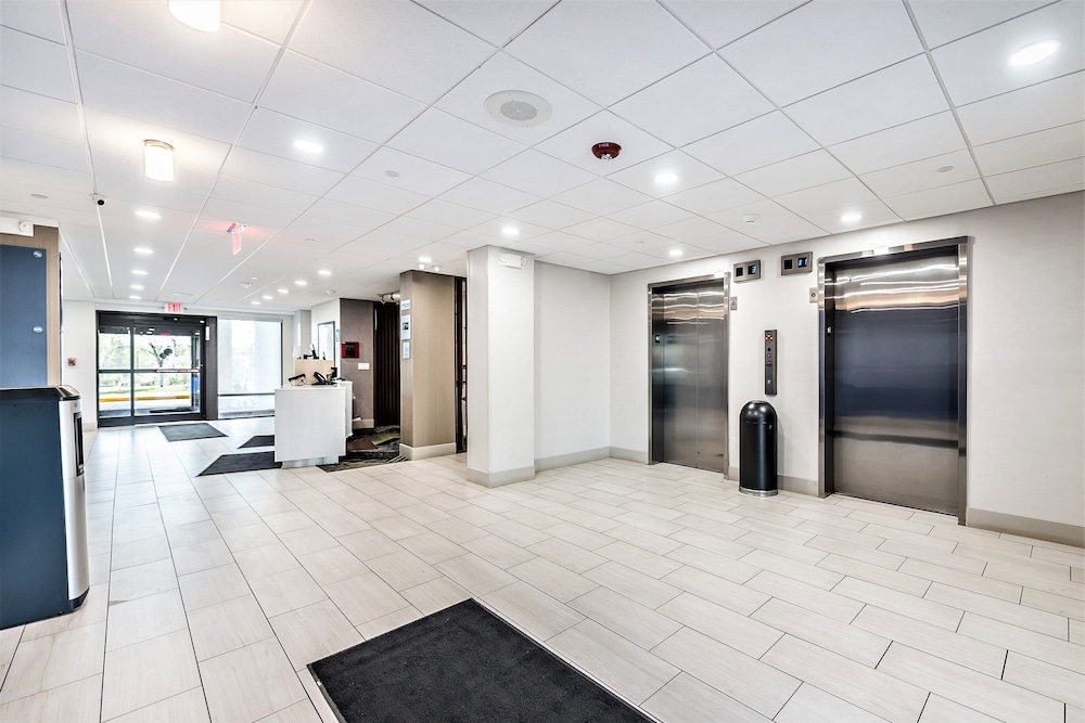Holiday Inn Express Flint Campus Area by IHG - photo 28