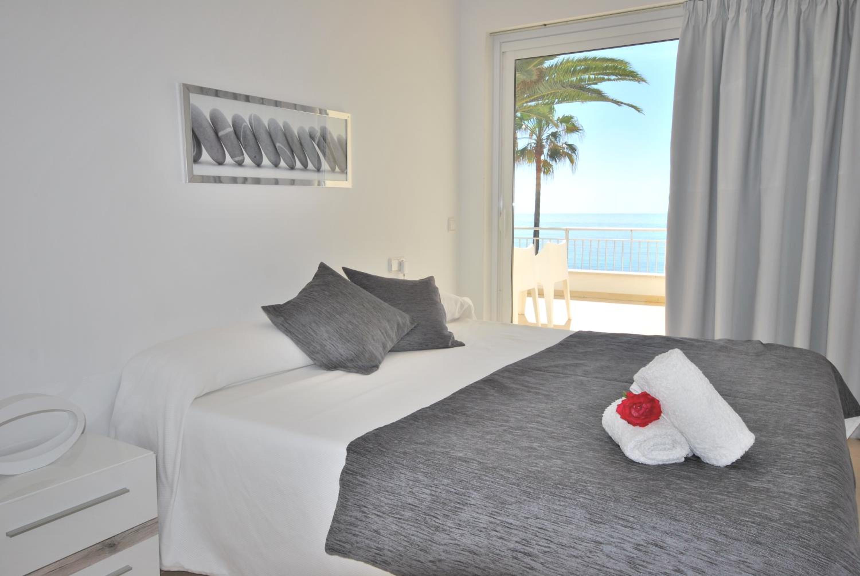 Apartamentos Alborada — 4-Star Luxury Hotel in Son Servera, Spain