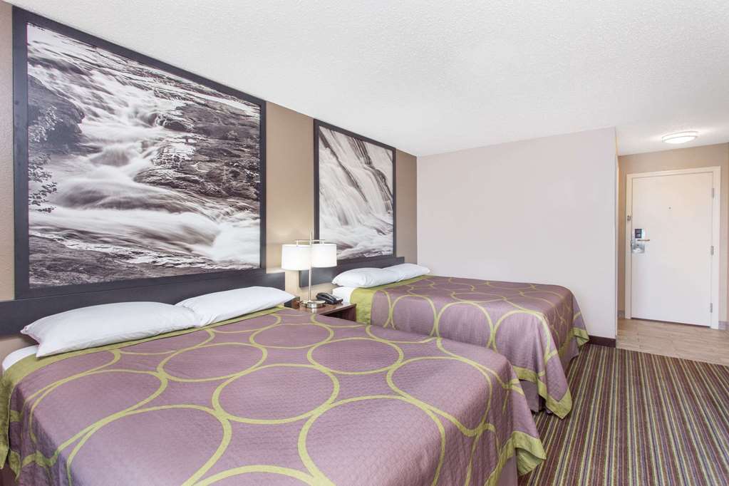 Super 8 by Wyndham Columbus Airport - photo 10