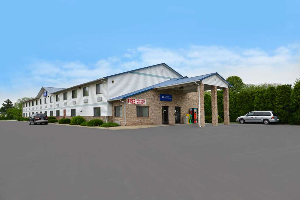 Americas Best Value Inn Champaign — hotel in Champaign